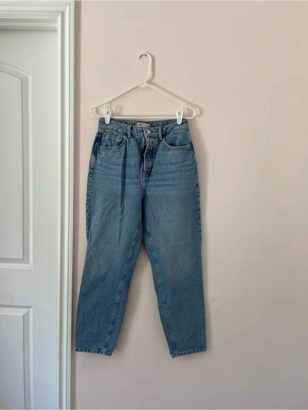 Zara High-Rise Light Blue Straight Jeans